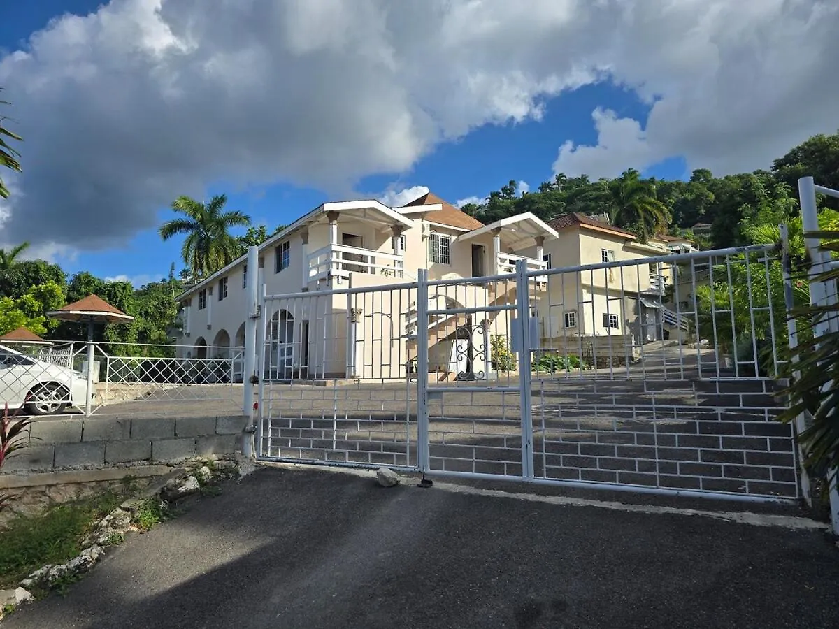 Sunset 22 By The Airport Apt#6 Montego Bay 0*,  Jamajka
